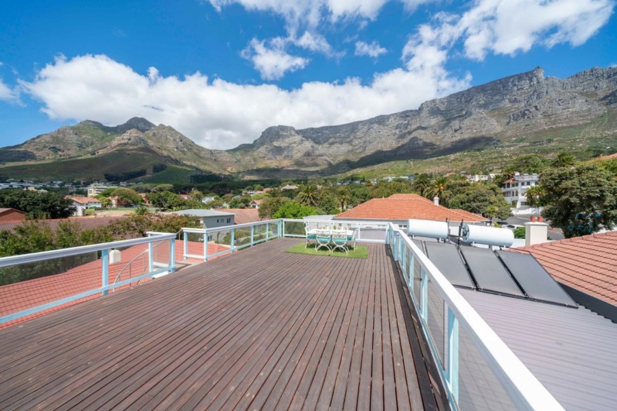 7 Bedroom Property for Sale in Oranjezicht Western Cape